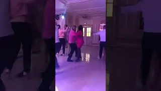 Вальсируют под «Мой ласковый и нежный зверь»
