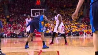Dwight Howard SHOVES Monta Ellis and get's away with it!