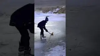 No better hockey then when it’s on the river🏒🥅