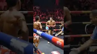 How can he survive to that head kick!? 😱 