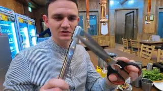 Пришли мы значит в кафе и.....