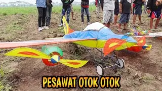 LAYANGAN PESAWAT TERBANG 3D OTOK OTOK DI FESTIVAL LAYANG LAYANG KEDIRI - AIR PLANE KITE
