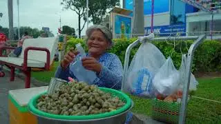 ស្នាមញញឹមជាក្ដីសង្ឃឹម / បទយកការណ៍អំពីប្រជាពលរដ្ធលក់ដូរថ្ងៃបុណ្យអុំទូកនៅមុខព្រះបុរមរាជវាំង