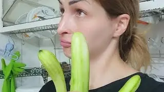 Как накормить семью 5 человек огурцами? #жизнь