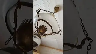 показываю нашу старую страшную люстру просто ужас 