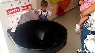 Coin hole