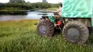 Испытание на воде болотохода переломки.