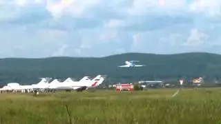 Проход на малой высоте Ту 154 и Ил 86
