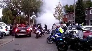 Indrukwekkende herdenking vermoorde Junny Johnny Frans aan de Bramentuin