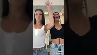 👭