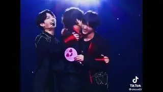 When Jungkook hurt Taeyung in neck 😂😂 hahaha laughtrip #BTS #Jungkook #Taeyung