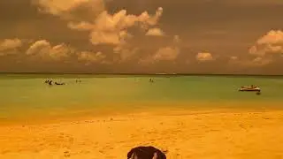 Красивый пляж