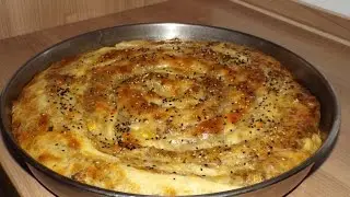 Puff pastry pie with minced meat (Börek in Turkish)