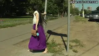 City-Feet.com - Barefoot tease - Liza [2]