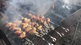 Майские выходные ,жарю шашлык ,отдыхаем .