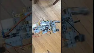 Lego Robot Tentacle Gets a Claw