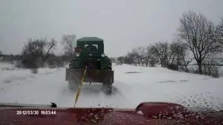 Трактор рулит!