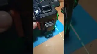 Лазерный уровень/нивелир Hilda 4D Green, включили не родную зарядку. Попытка включить.