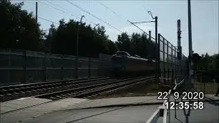 EN57FPS-1678+EN57FPS-1625 na przyjeździe kolejowym w Mosinie nr 2