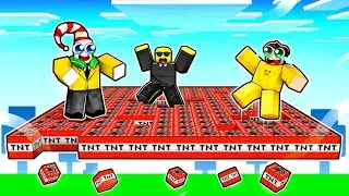 I created a CUSTOM TNT SPLEEF roblox bedwars map..