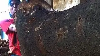 This jackfruit wood is yellow like gold.