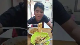 Fariz itu mie goreng punya ayah 