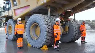 1. Blind Spot Survey on a Rigid Dump Truck