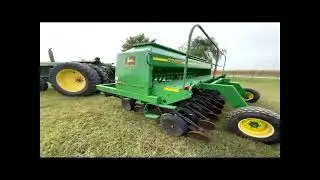 JOHN DEERE 1560 For Sale