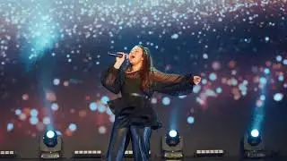 "Выбирать чудо" (Нюша) поёт Мария Финогенова