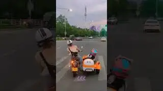 So cute, Self-made turn signal?🤣 