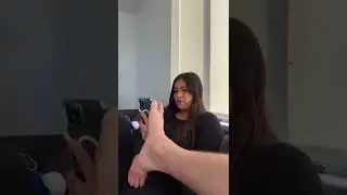 How I Tell My Girlfriend To Put Her Phone Down 😎 #shorts #couples #girlfriend #goals #love #funny