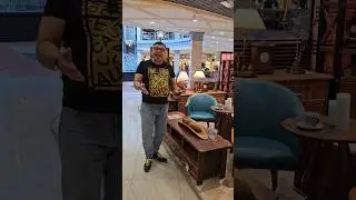 Дизайнерские кресла с обивками из разнообразных кож и шкур