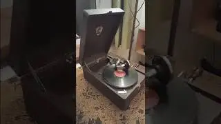 Vintage Gramophone Patephone !
