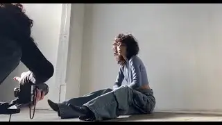 la vida social de una modelo engripada