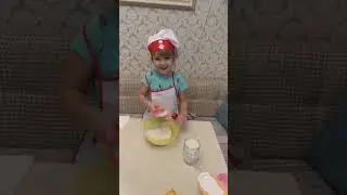 Соня готовит радужные кексики🧁 🌈