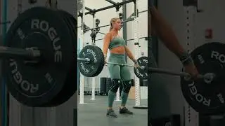 8x Female CrossFit Games Athlete Doing a Clean and Snatch w/ HEAVY Barbell 💪🏻🦵🏻