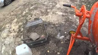 Самодельный цементные блоки для строительства. Начало. (серия 1)