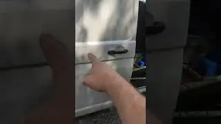 Why won't the door close with the central lock?