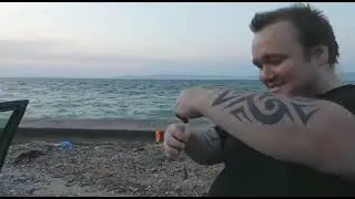 ВЛАДА САВЕЛЬЕВА УКУСИЛ ЧЕРВЯК