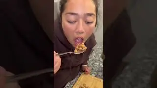 Her first time trying Reese’s Puffs!😋 