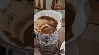 Café Hario V60 e bolo de cenoura Quitéria Carioca #satisfying  #cafedatarde #riodejaneiro