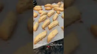 Wee Biscotti❤️😋You can have them too!