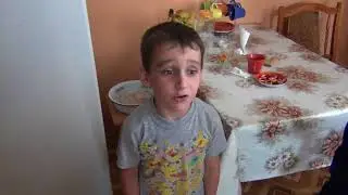Костя читает стихи