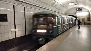 Обкатка 81-717/714/.5/.5М проезжает станцию метро Белорусская.