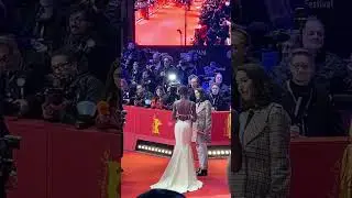 Berlinale 2024: Am roten Teppich zur Eröffnungsgala