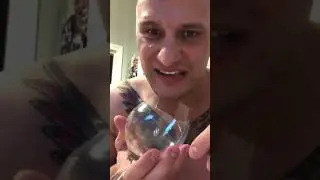 Ест стакан 😳 #чудо #волшебство #магия #фокус #illusion #magician #супер #wizard #magic #amazing