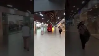 Внутри Глобал Сити около лифта - найти охранника проблема