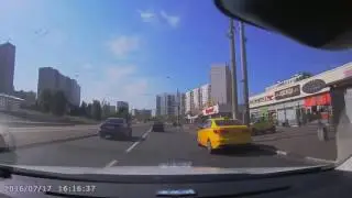 ДТП * Мажор на феррари бьет ногой пожилого мужчину...