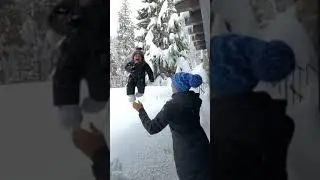 Happy smile 😄 | Mom plays with the child in the snow