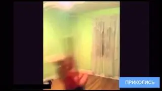 Девушка свалилась с шеста